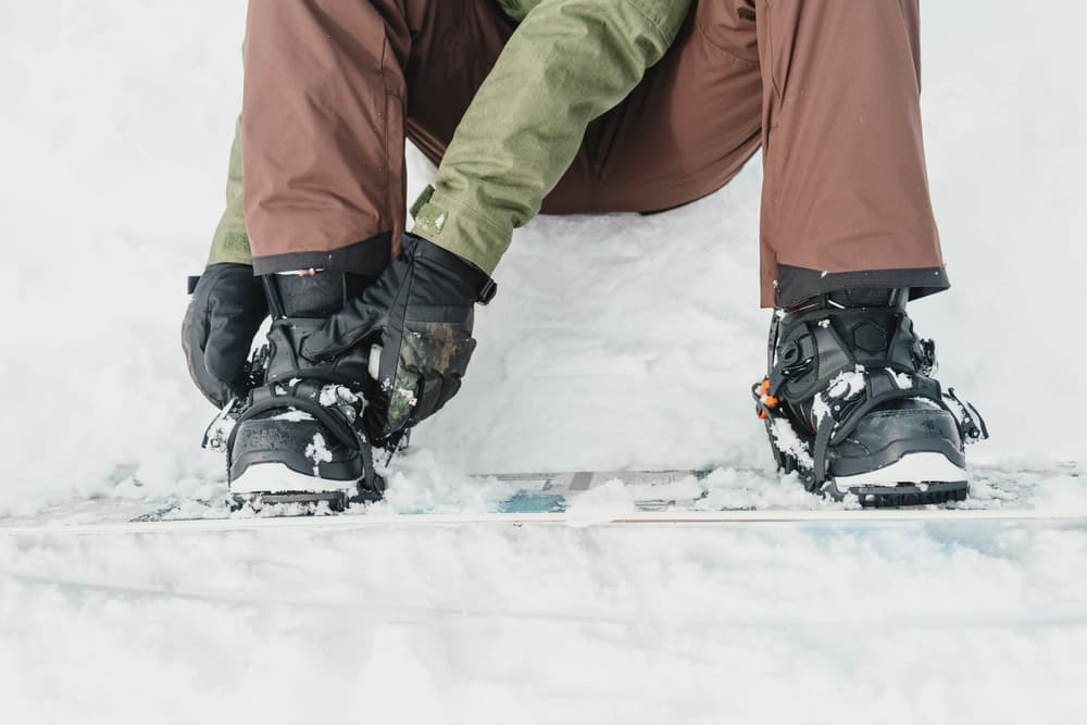 ¿Cómo elegir tus botas de snowboard? Sigue estos consejos para escoger las mejores botas de snowboard